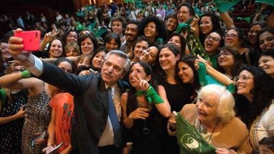 Aborto: Alberto Fern�ndez le encarg� a Vilma Ibarra un proyecto de legalizaci�n y otro para asistir a mujeres embarazadas