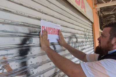 Ituzaing�: clausuraron dos supermercados por no cumplir con los precios cuidados y la tarjeta AlimentAR