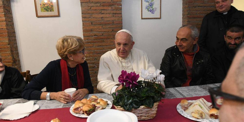 El Papa convierte un palacio del Vaticano en un refugio para indigentes