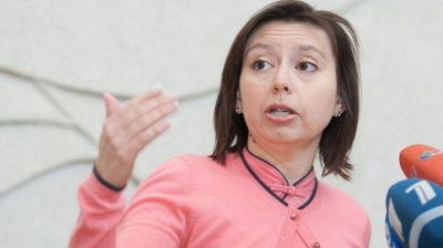 Llega la misi�n del FMI y se quedar� m�s d�as de lo previsto