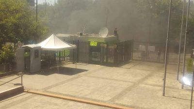 Quilmes: Militantes defraudados con Mayra Mendoza queman gomas en la puerta de la municipalidad