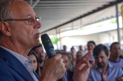 Gollan: �Desguazaron un extraordinario helic�ptero sanitario para mantener en vuelo el de Vidal�
