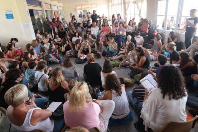 M�s de 500 personas debaten en el foro contra la violencia de g�nero