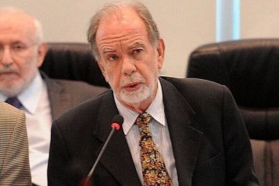 Imputan a Gonz�lez Fraga por los cr�ditos irregulares que otorg� el Banco Naci�n a Vicent�n
