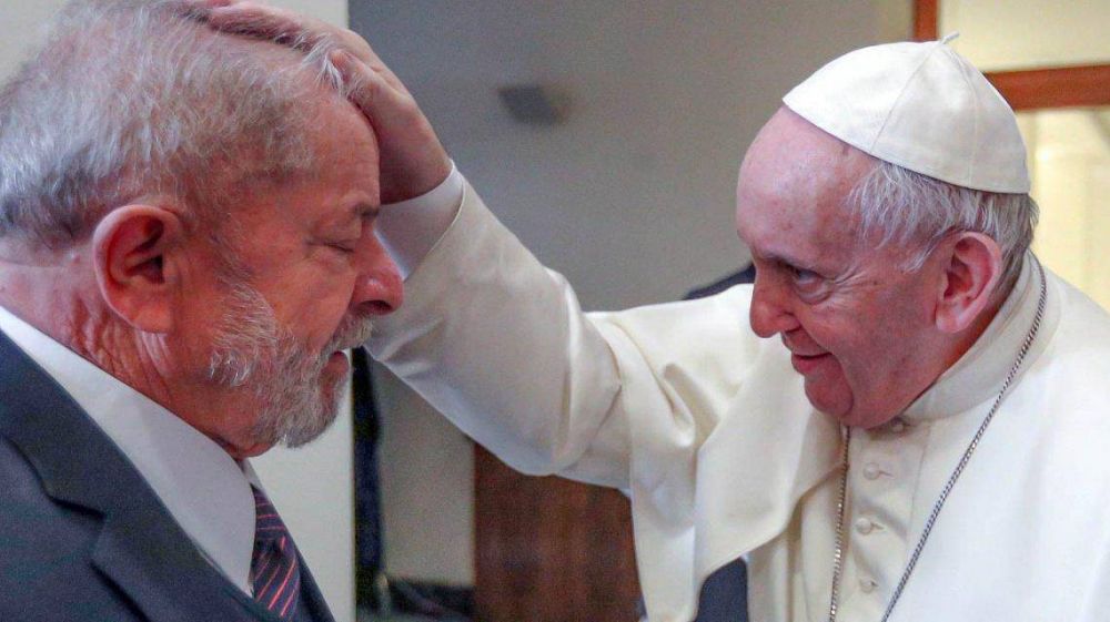 Funcionario de Bolsonaro acus al Papa de 