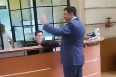 Por bares y pe�as, Ricardo Echegaray encabeza su gira de reivindicaci�n