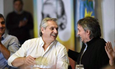 La delantera M�ximo-Guzm�n-Cristina en la pulseada con el Fondo Monetario