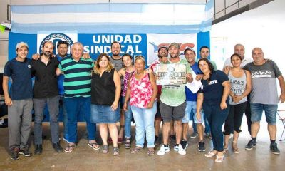 Los gremios acompa�an en una protesta a los trabajadores del relleno sanitario