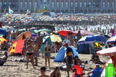 Mar del Plata recibi� casi 650.000 turistas en la primera quincena de febrero
