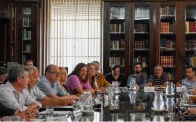 Estatales rechazaron otra vez la oferta salarial de Kicillof y este martes contin�a la negociaci�n 