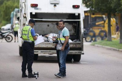 Atropellan a recolector de residuos