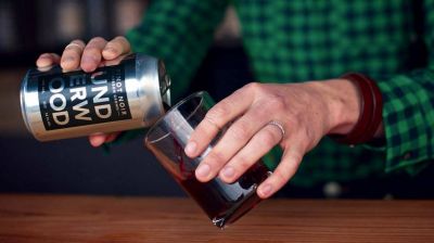 El vino en lata busca su lugar entre los consumidores