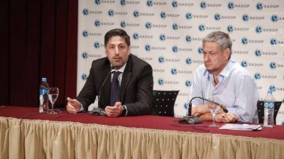El Gobierno recibe a los cinco gremios docentes a la espera de la paritaria