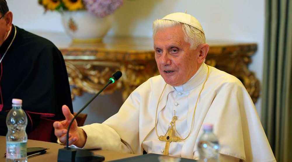 Benedicto XVI niega acusacin de haberse reunido con sacerdote abusador de menores
