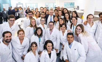 Alberto Fern�ndez encabez� la inauguraci�n de una planta de medicamentos biol�gicos en Escobar