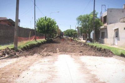 M�s cuadras de pavimento en Isidro Casanova