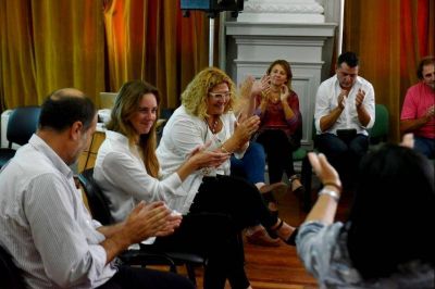 Agustina Vila encabez� el primer encuentro con autoridades de la Direcci�n de Escuelas