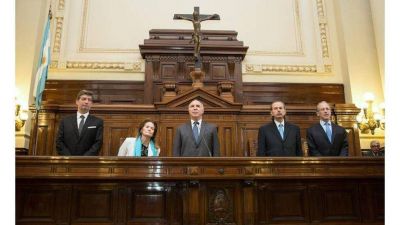Pese a las presiones, el Gobierno seguir� adelante con la ley de jubilaciones especiales
