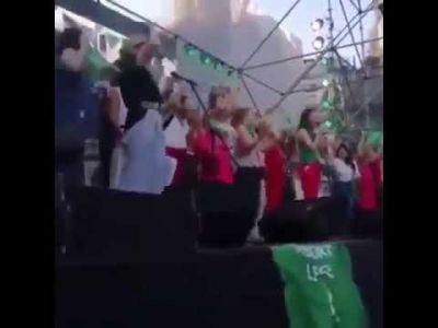 Pol�mica con unas diputadas del PRO abortistas que aparecen en un video donde se pide quemar la Catedral