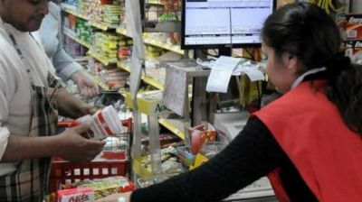 Empleados de comercio que trabajen en el feriado de Carnaval deben cobrar doble