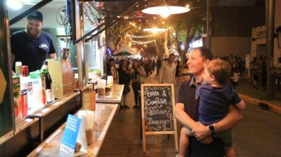 Gray particip� del segundo aniversario de Paseo Dorrego