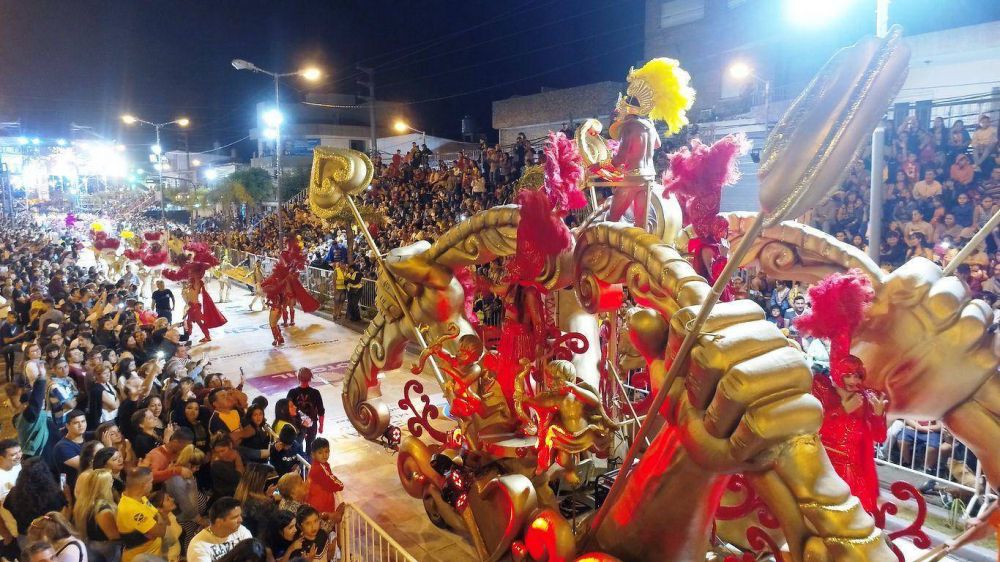 160.000 personas disfrutaron las primeras dos noches del Gran Corso Familiar de San Fernando
