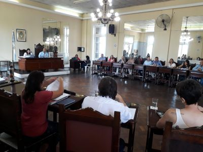 Proponen reducir la cantidad de empleados en el Concejo