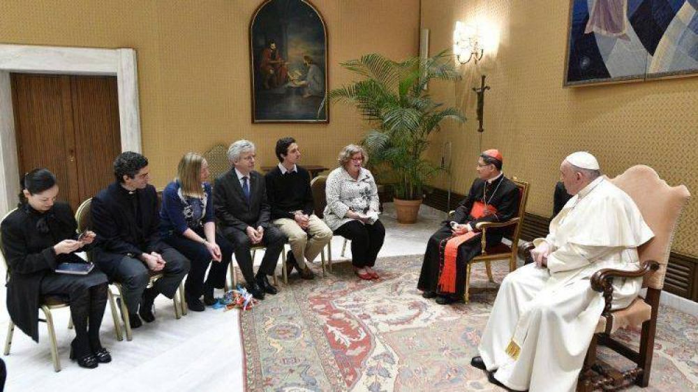 Leve indisposicin, el Papa contina su actividad en el Vaticano