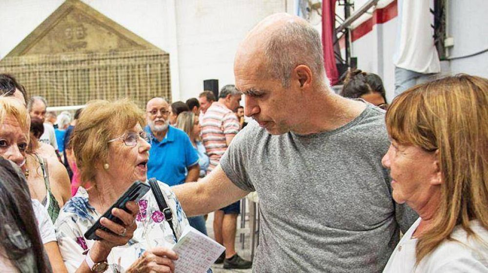 Avanza el gobierno porte�o con m�s recortes y subas de impuestos