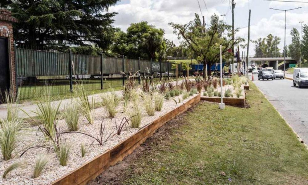 El Municipio concret mejoras del espacio urbano en uno de los ingresos de Pilar