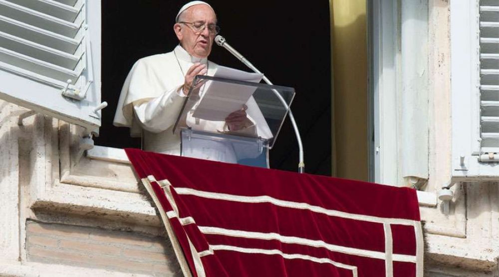 El Papa vuelve a pedir oraciones por la situaci�n de miles de refugiados y migrantes