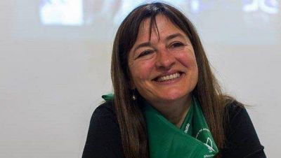 La ministra Estela D�az celebr� el anuncio del proyecto de la Legalizaci�n del Aborto
