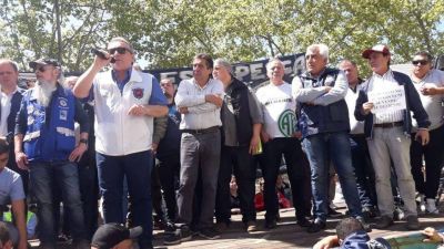 La FeMPINRA se moviliza contra la integraci�n vertical y en defensa de los puestos de trabajo en el Puerto de Buenos Aires