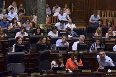 La primera sesi�n: Ley Tarifaria, Consenso Fiscal y el dirtectorio del Banco Ciudad