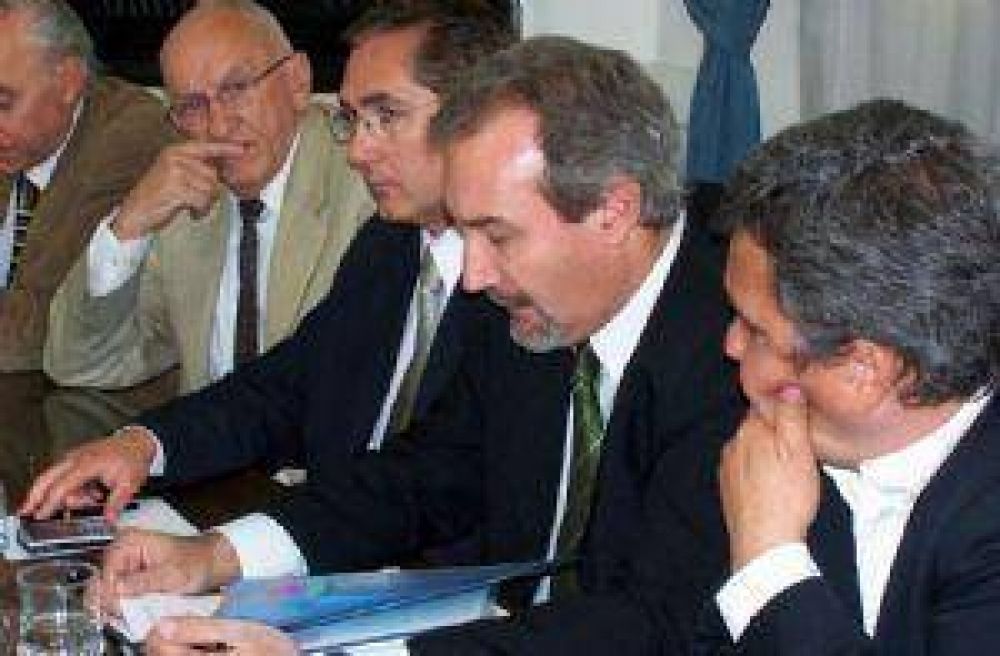 Mendoza espera plata del FMI para el d�ficit