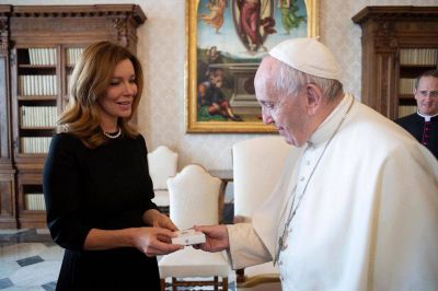 La historia de Mama Antula que publicar� la editorial del Vaticano y que lleva pr�logo del gobernador Zamora