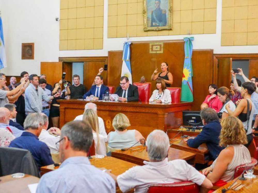 El gobierno define los proyectos para la declaraci�n de las emergencias de Seguridad en Playas y Sanitaria