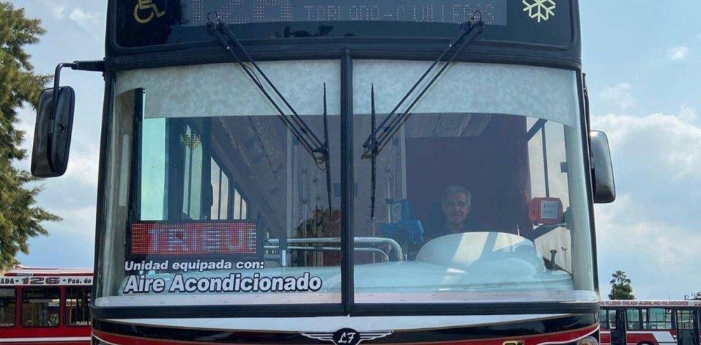 Tachos de basura en los colectivos, la novedad en la l�nea 126