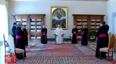 Papa Francisco: �Incluso en los corruptos hay un rayo de luz�