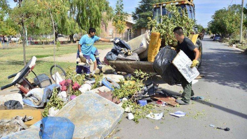 En Gran Neuqun Sur, los vecinos sacan la basura a la puerta