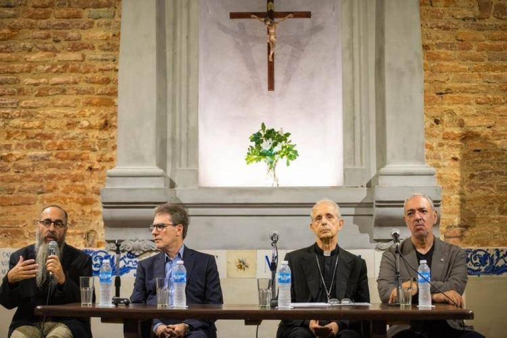 Con la presencia de Mario Poli, una cumbre interreligiosa record el aniversario de la eleccin del Papa Francisco