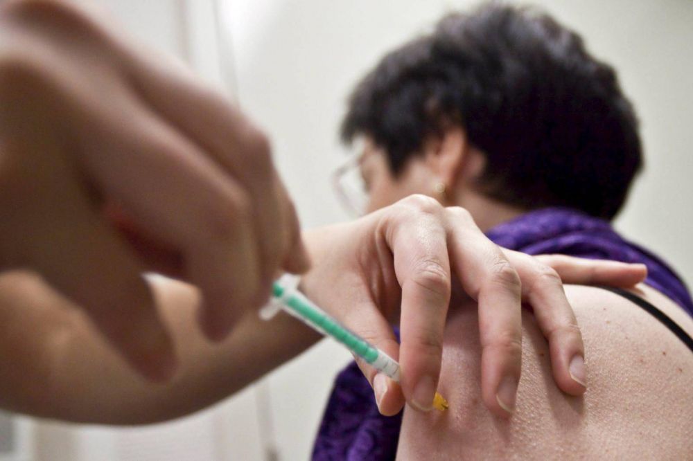 Pami: buscan adelantar la campaa de vacunacin para adultos mayores