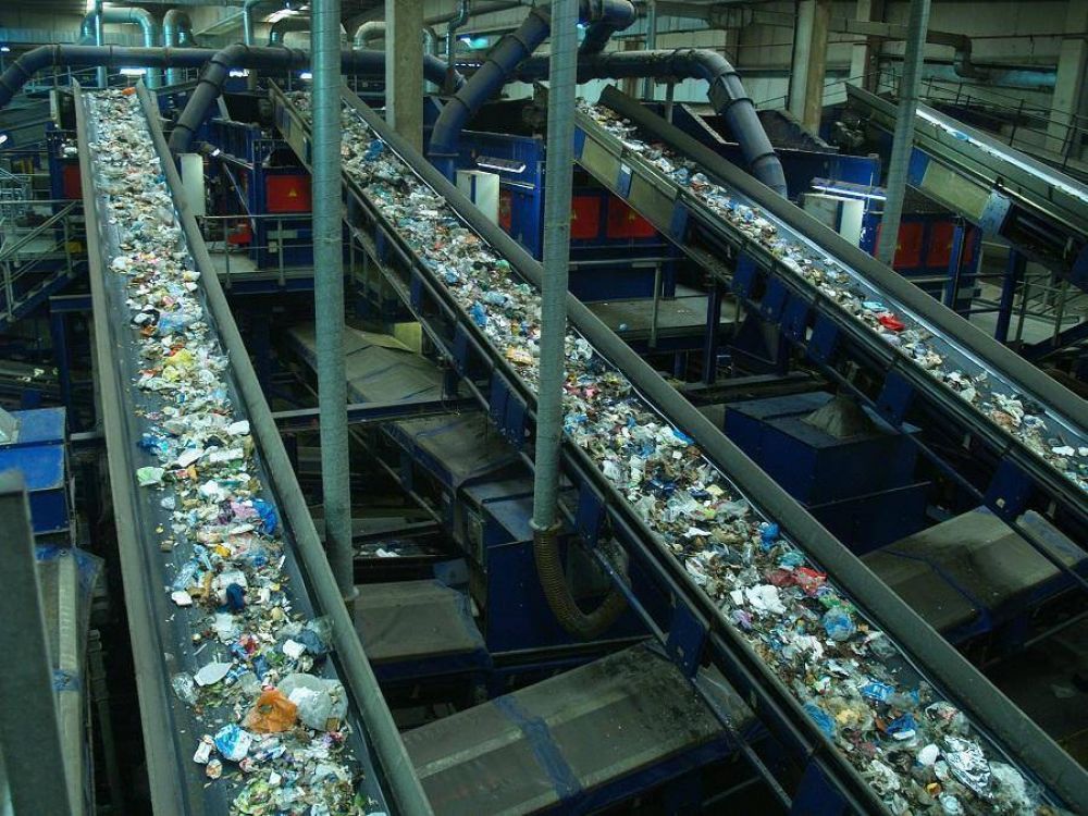 Las plantas de tratamiento de residuos urbanos aumentan su volumen de negocio hasta los 1700 millones de euros