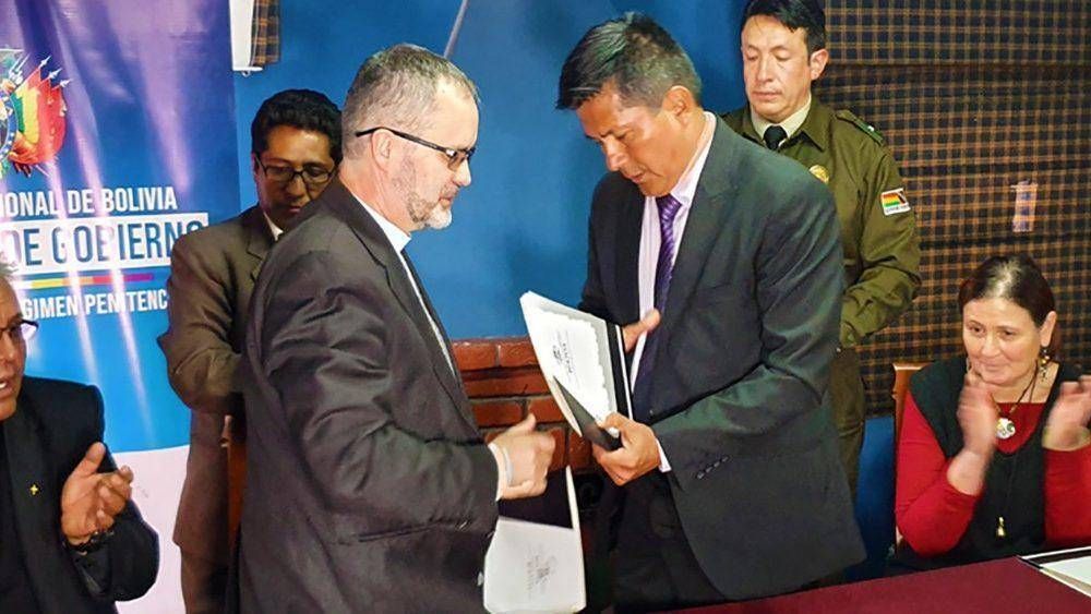 Bolivia: Iglesia y Gobierno juntos en la promoci�n humana en las c�rceles