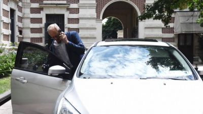 Kicillof suma 200 camas de terapia intensiva y 1.800 trabajadores de la salud