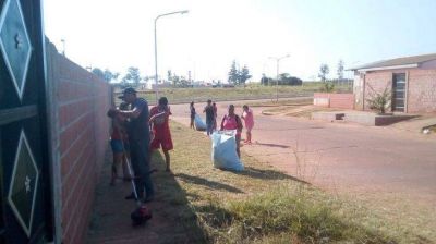 Vecinos de Itaemb� Guaz� se unen en tareas de prevenci�n ante la emergencia epidemiol�gica
