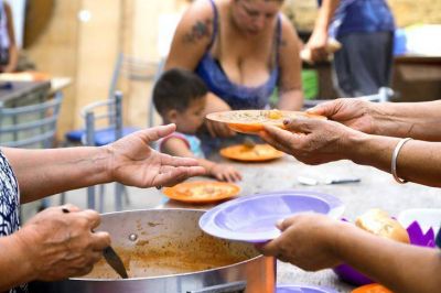 Las canastas de pobreza e indigencia crecieron por debajo de la inflaci�n general
