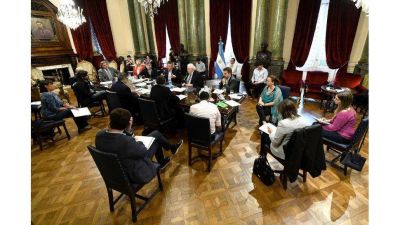 Oficialismo y oposici�n acuerdan acciones en el Congreso