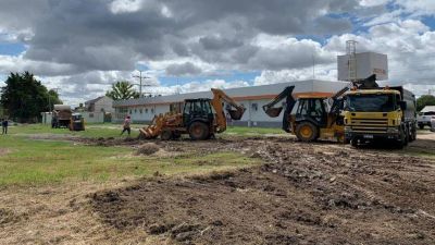 Varela: Comenz� la construcci�n del hospital modular