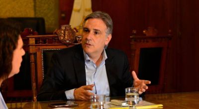 Llaryora dijo que estudian un esquema de emergencia para la recolecci�n de residuos